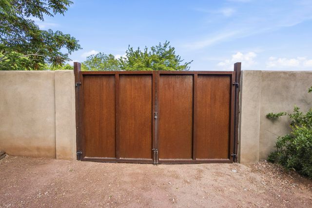 901 Ortega Road NW, Albuquerque, NM 87114