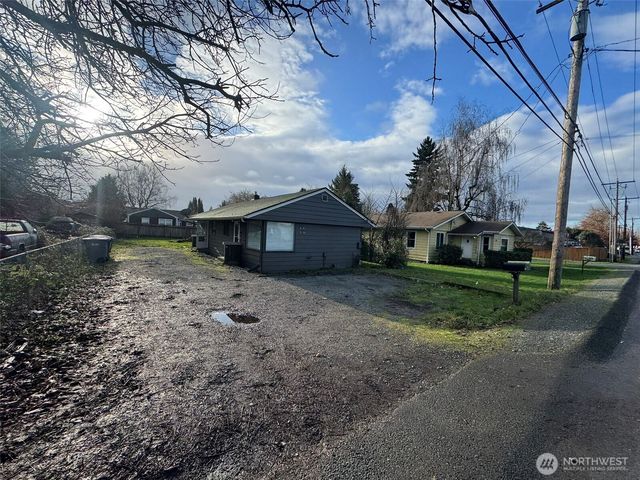 10908 10910 Valley Avenue E, Puyallup, WA 98372