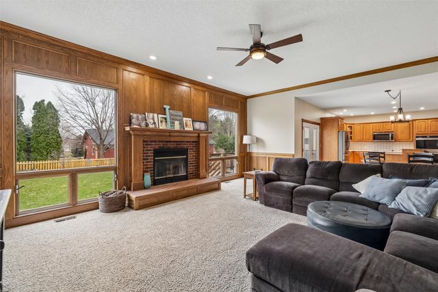 1905 SE Hawthorne Ridge Drive, Waukee, IA 50263