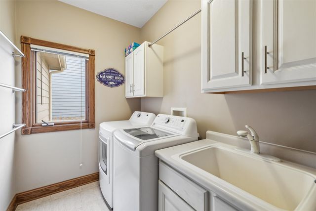 1905 SE Hawthorne Ridge Drive, Waukee, IA 50263