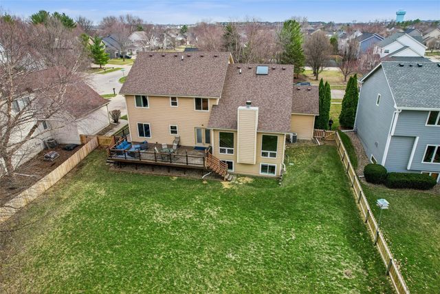 1905 SE Hawthorne Ridge Drive, Waukee, IA 50263