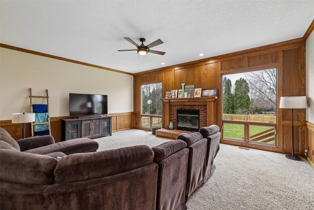 1905 SE Hawthorne Ridge Drive, Waukee, IA 50263