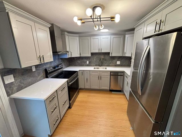 220 Monce Road 17, Burlington, CT 06013