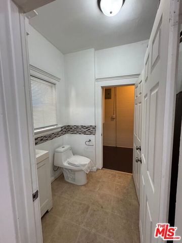 1651 W 11th Place, Los Angeles, CA 90015