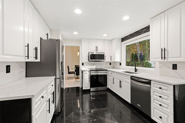 12737 NE 97th Place, Kirkland, WA 98033