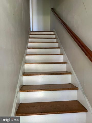 240 WILMONT AVE, Camden, NJ 08105