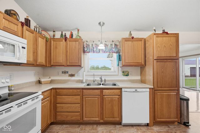 382 N 900 W, Anderson, IN 46011