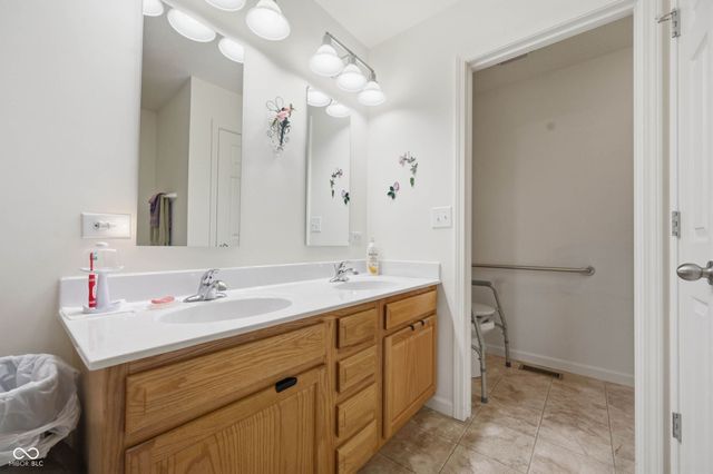 382 N 900 W, Anderson, IN 46011