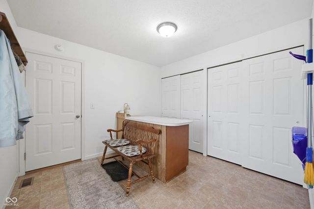 382 N 900 W, Anderson, IN 46011