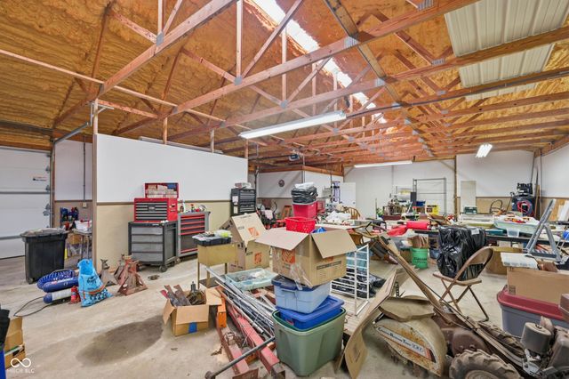 382 N 900 W, Anderson, IN 46011