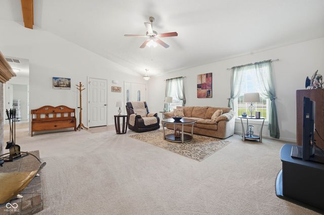 382 N 900 W, Anderson, IN 46011