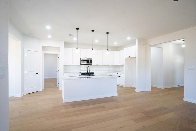 107 Keahi CT, Bastrop, TX 78602