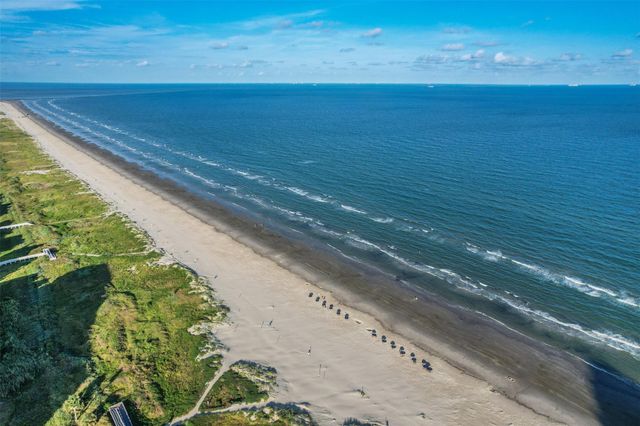 1401 E Beach Drive 204, Galveston, TX 77550