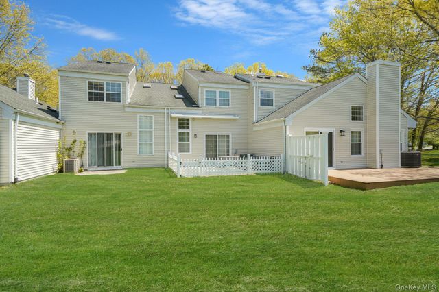 31 Quail Court, Manorville, NY 11949