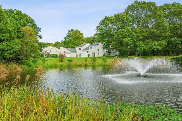 31 Quail Court, Manorville, NY 11949