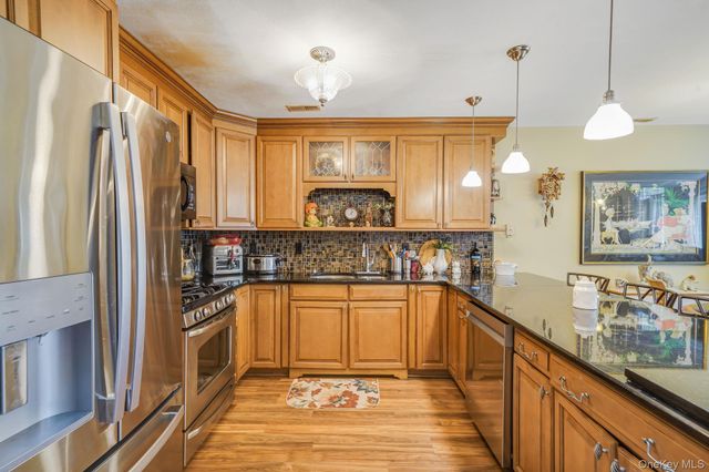 31 Quail Court, Manorville, NY 11949
