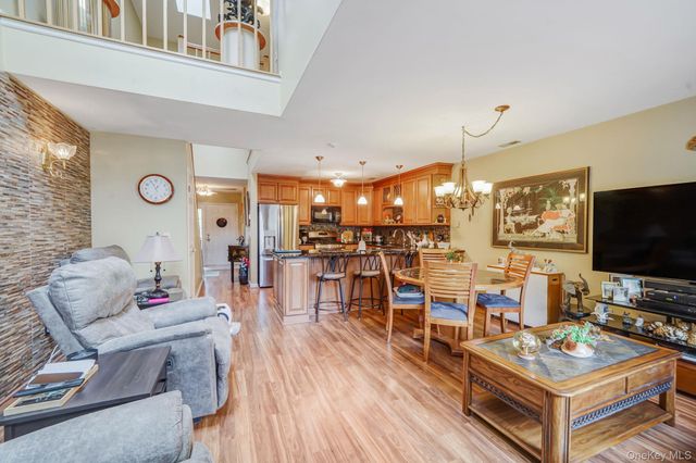 31 Quail Court, Manorville, NY 11949