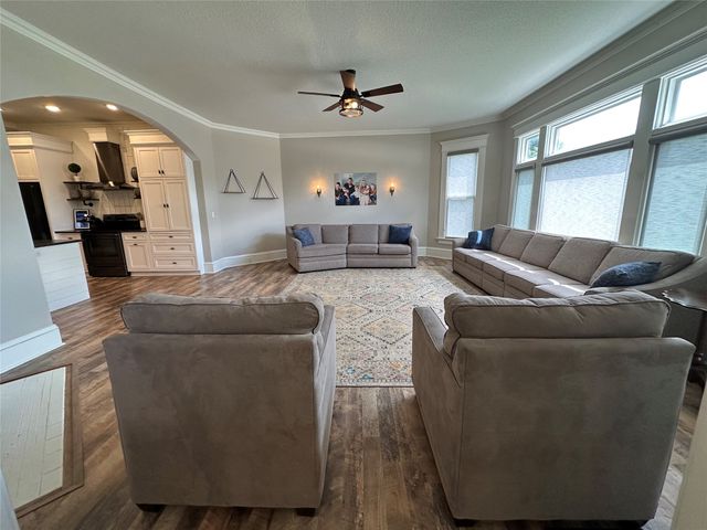 505 E Court Avenue, Winterset, IA 50273