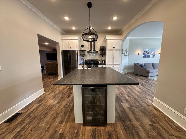 505 E Court Avenue, Winterset, IA 50273
