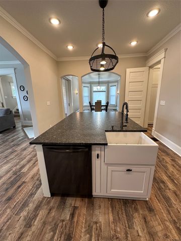 505 E Court Avenue, Winterset, IA 50273