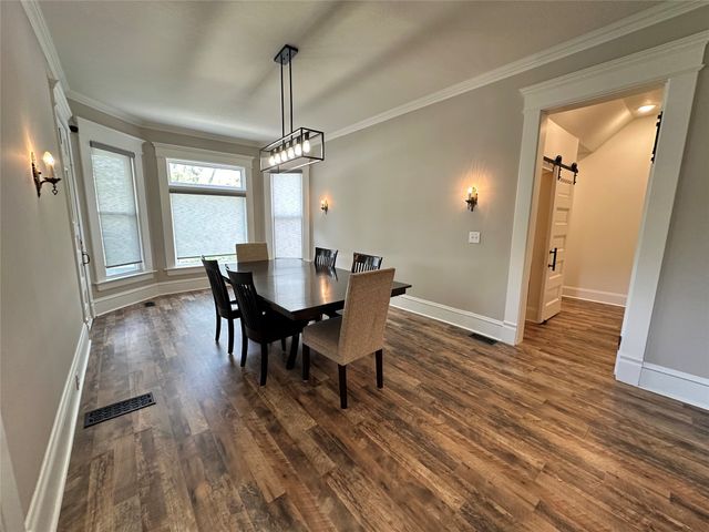 505 E Court Avenue, Winterset, IA 50273