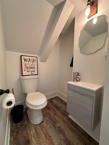 505 E Court Avenue, Winterset, IA 50273