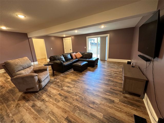 505 E Court Avenue, Winterset, IA 50273
