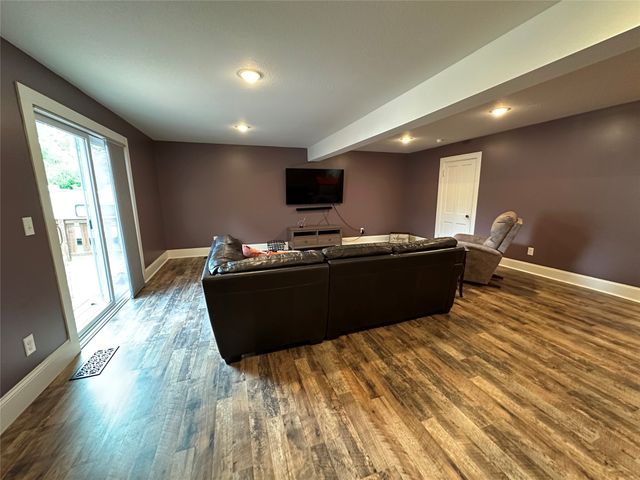 505 E Court Avenue, Winterset, IA 50273