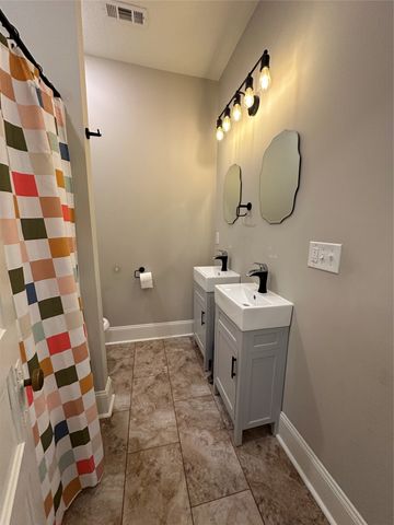 505 E Court Avenue, Winterset, IA 50273