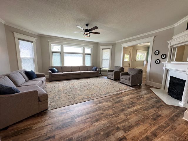 505 E Court Avenue, Winterset, IA 50273