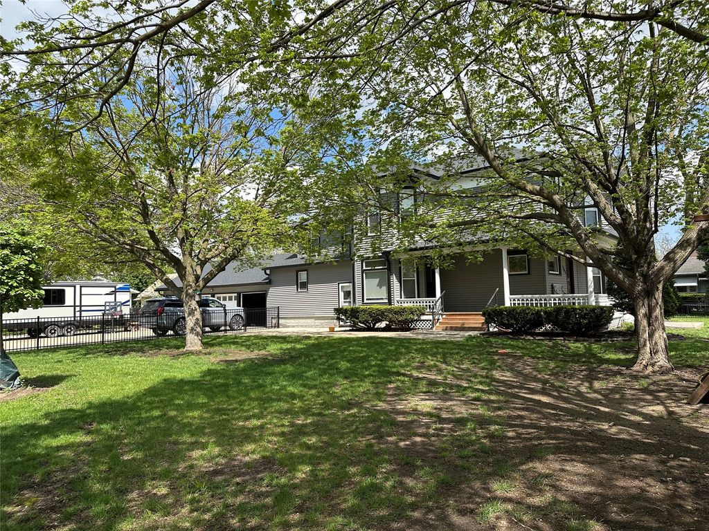 505 E Court Avenue, Winterset, IA 50273