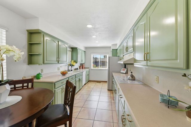 5340 Adelaide Way, Carmichael, CA 95608