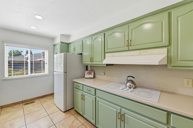 5340 Adelaide Way, Carmichael, CA 95608