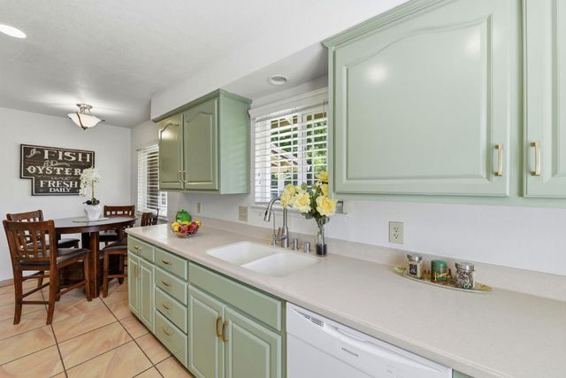 5340 Adelaide Way, Carmichael, CA 95608