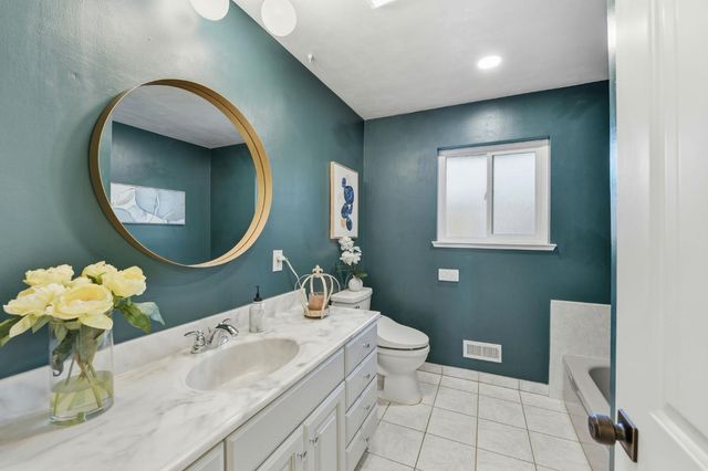 5340 Adelaide Way, Carmichael, CA 95608