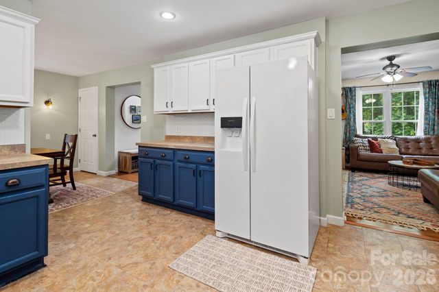 15 Asbury Cottage Drive, Candler, NC 28715