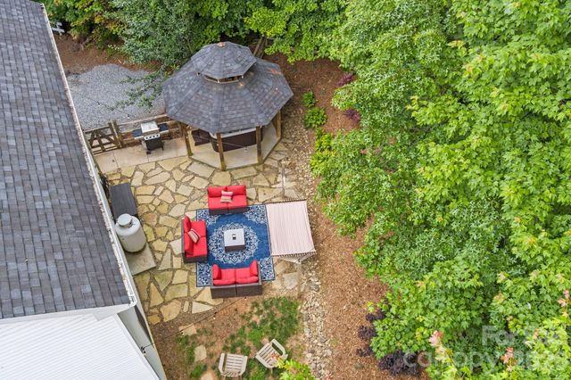 15 Asbury Cottage Drive, Candler, NC 28715