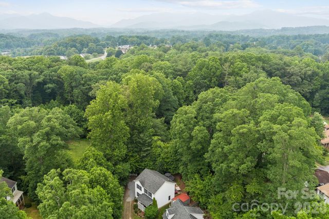 15 Asbury Cottage Drive, Candler, NC 28715