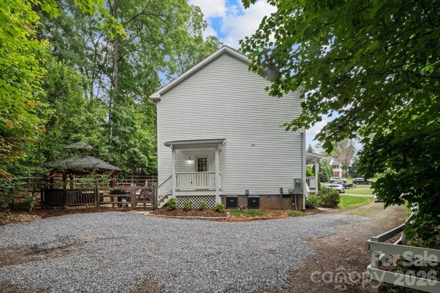15 Asbury Cottage Drive, Candler, NC 28715