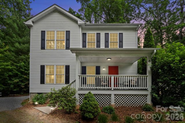 15 Asbury Cottage Drive, Candler, NC 28715