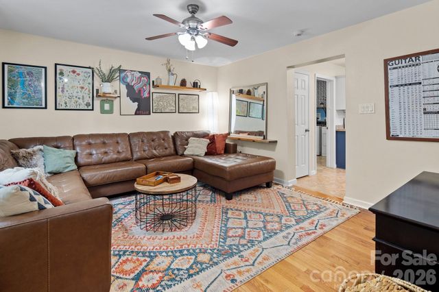 15 Asbury Cottage Drive, Candler, NC 28715