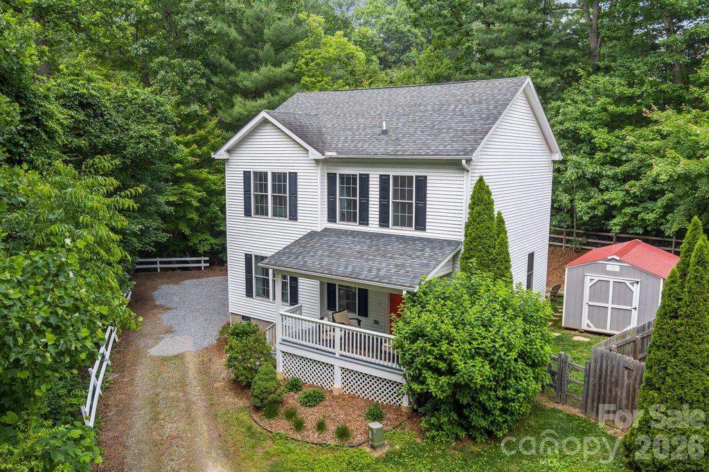 15 Asbury Cottage Drive, Candler, NC 28715