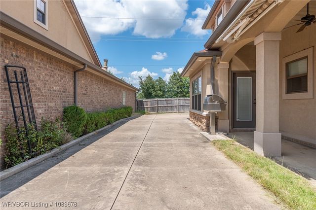 8101 Cisterna Way, Fort Smith, AR 72916