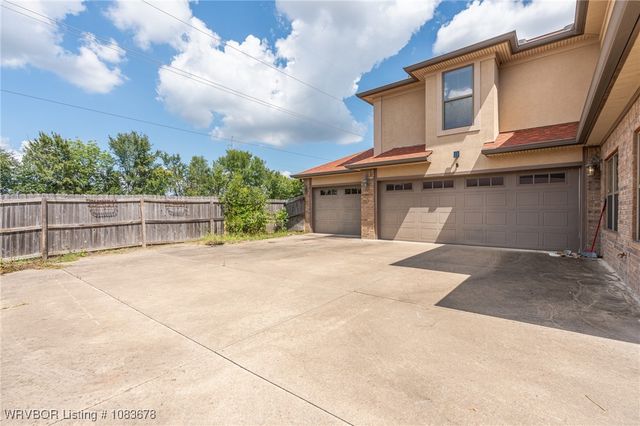8101 Cisterna Way, Fort Smith, AR 72916