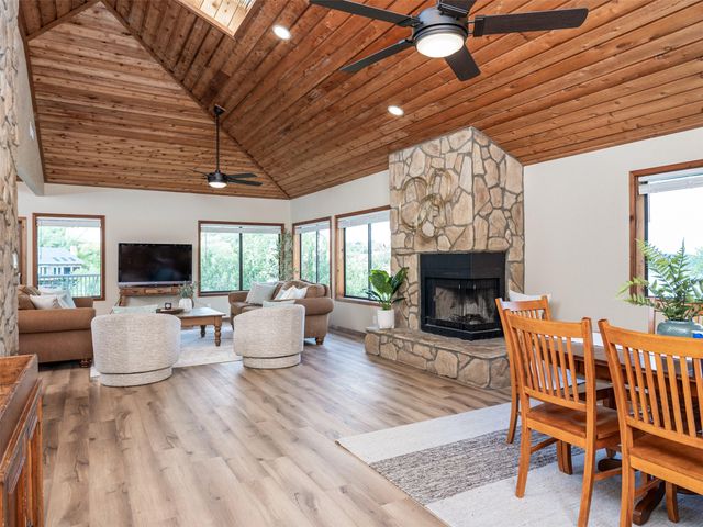 509 Coventry RD, Spicewood, TX 78669