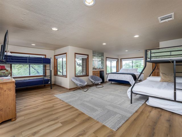 509 Coventry RD, Spicewood, TX 78669
