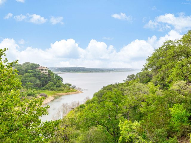 509 Coventry RD, Spicewood, TX 78669