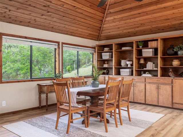509 Coventry RD, Spicewood, TX 78669