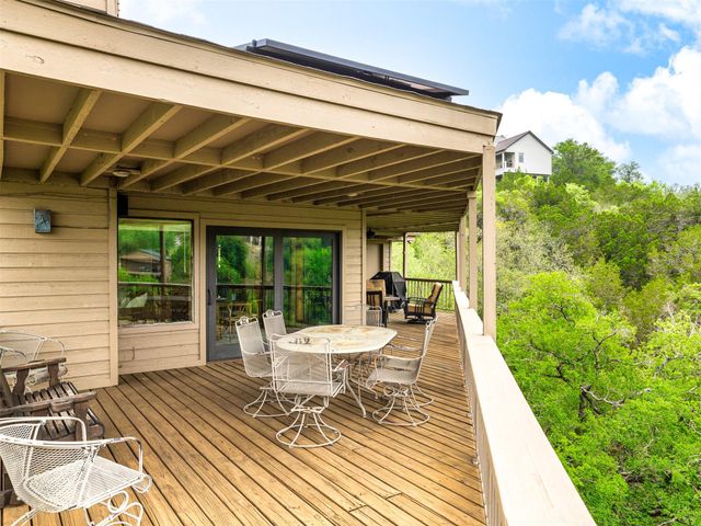 509 Coventry RD, Spicewood, TX 78669