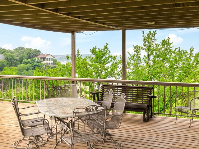 509 Coventry RD, Spicewood, TX 78669
